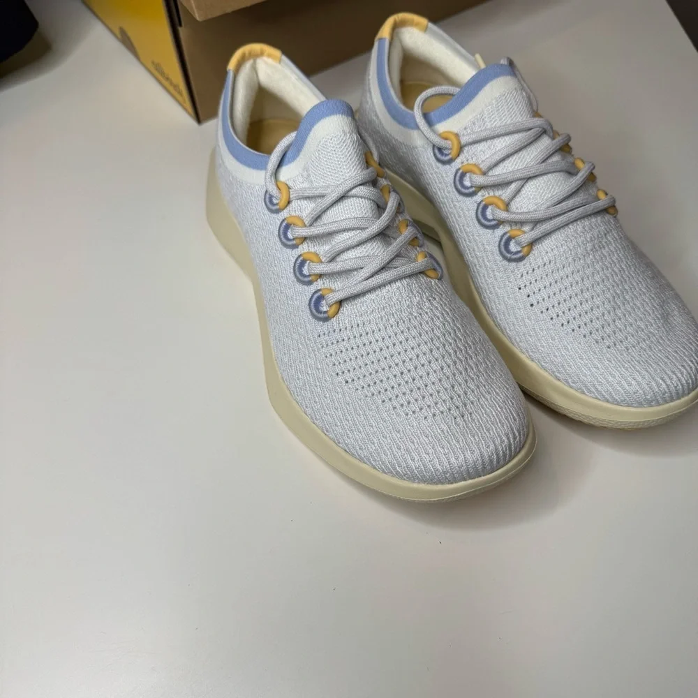 Allbirds Women's Tree Dasher 2 Breezy Blue with a Hush Beige 10.5